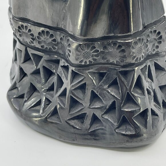 vintage oaxacan barro negro (black clay) woman figurine braided hair repaired - Picture 6 of 12